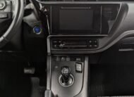 Toyota Auris Hybride 136h design business