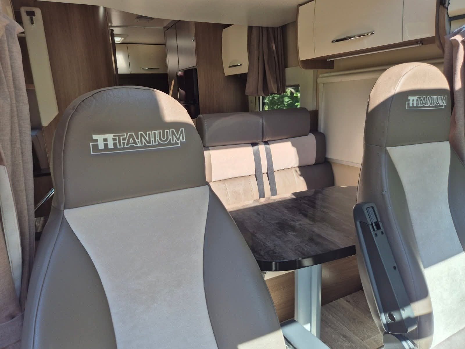 Camping car Chausson Titanium